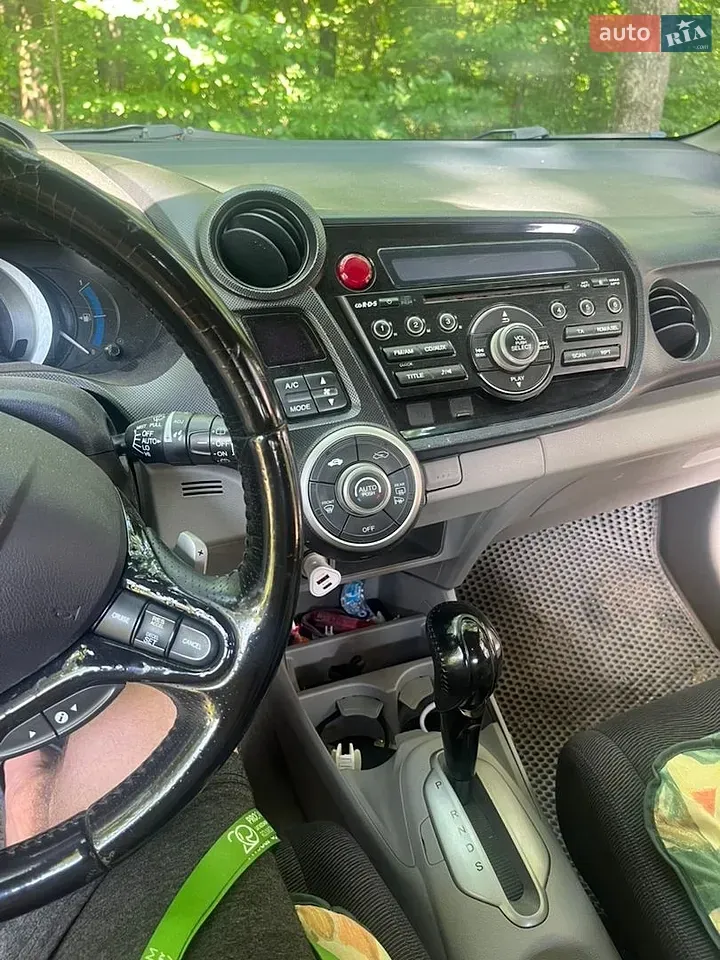 Honda Insight 2010 photo 2