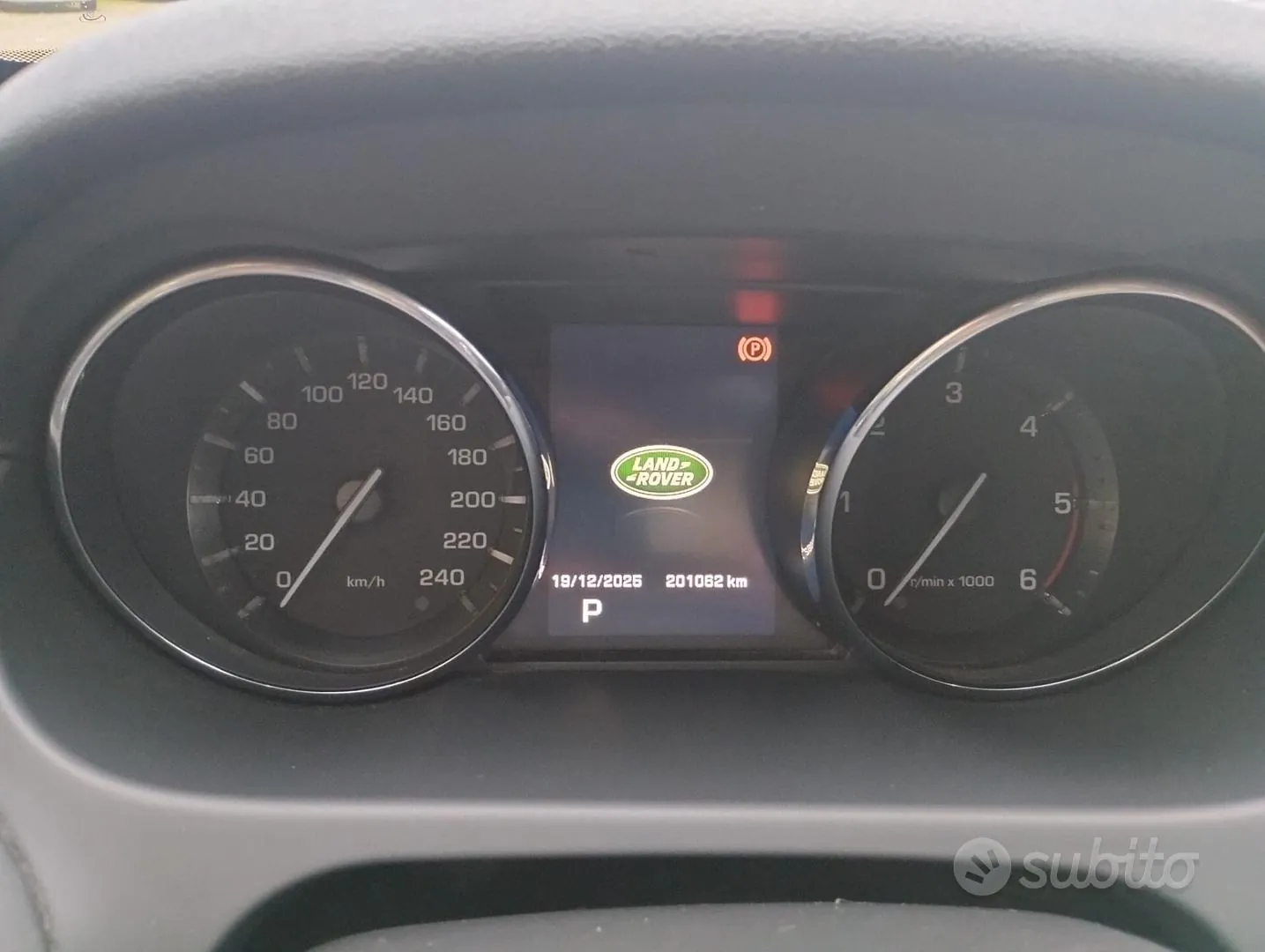 Land Rover Discovery Sport 2016 photo 5