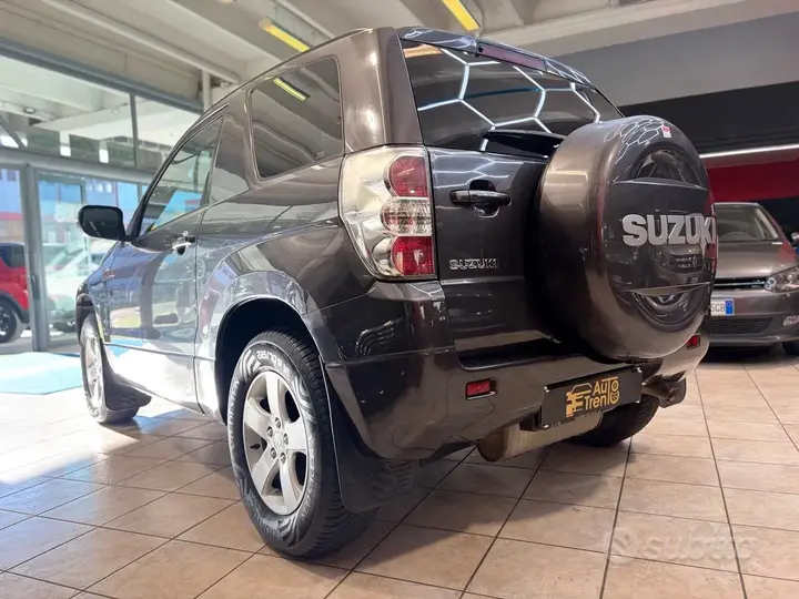 Suzuki Grand Vitara 2012 photo 5
