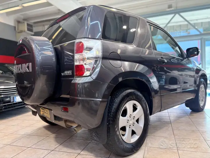 Suzuki Grand Vitara 2012 photo 4