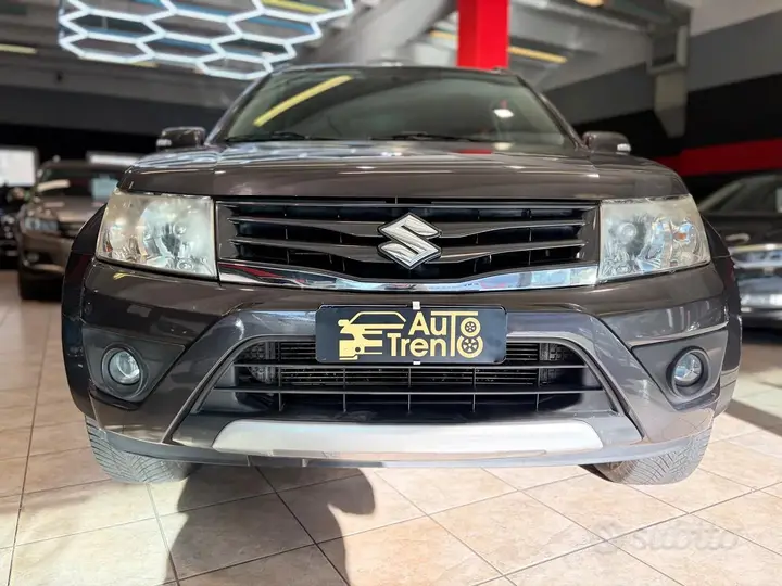 Suzuki Grand Vitara 2012 photo 2