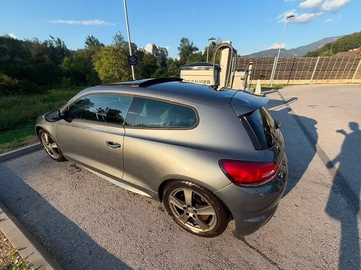 Volkswagen Scirocco 2011 photo 2