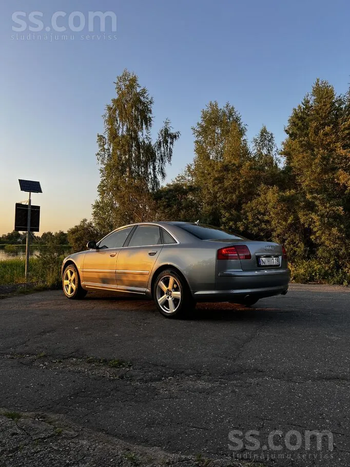 Audi A8 2008 photo 4