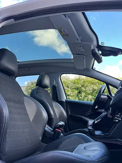 Peugeot 2008 2017 photo 2