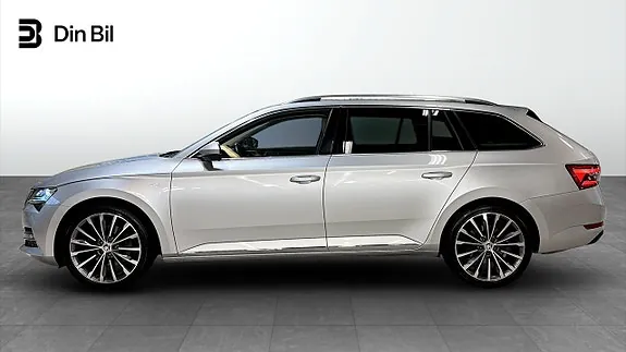 Skoda Superb 2023 photo 2
