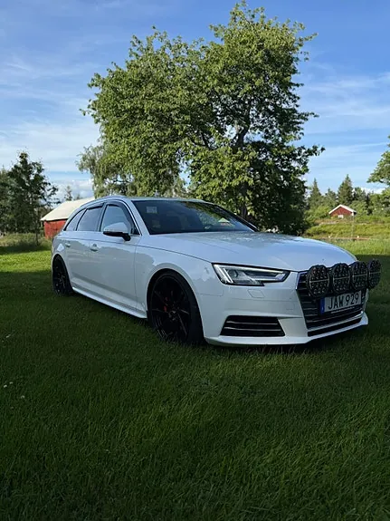 Audi A4 2017 photo 2