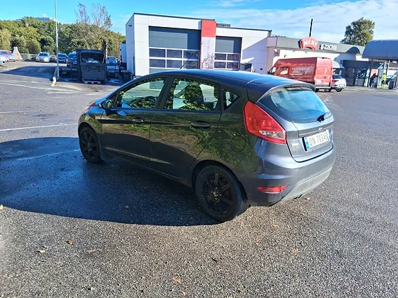Ford Fiesta 2010 photo 5