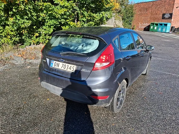 Ford Fiesta 2010 photo 3