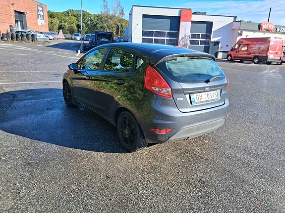Ford Fiesta 2010 photo 4