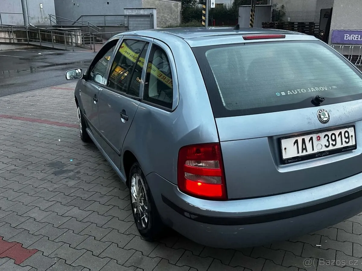 Skoda Fabia 2002 photo 2
