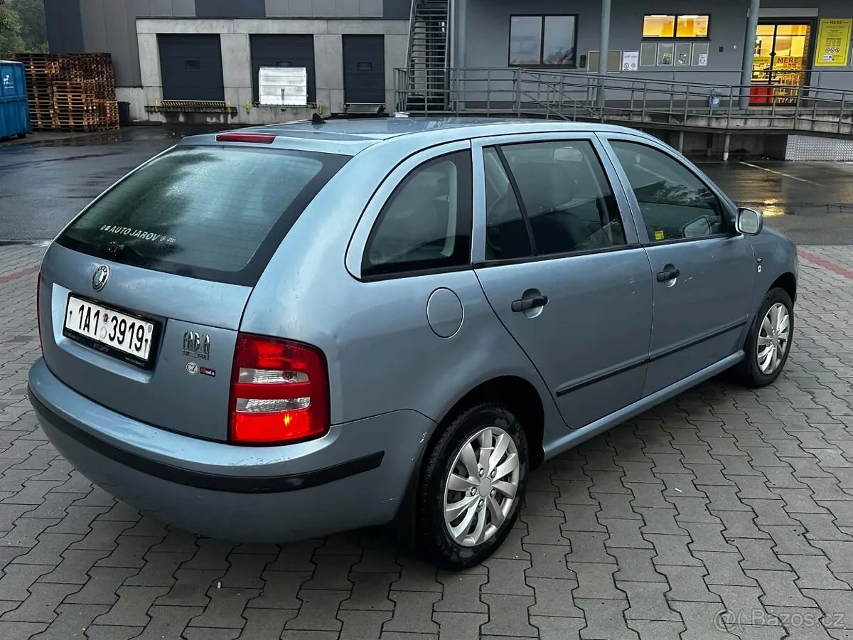 Skoda Fabia 2002 photo 3