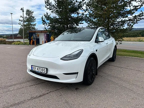 Tesla Model Y 2023 photo 3