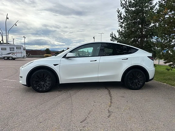 Tesla Model Y 2023 photo 5