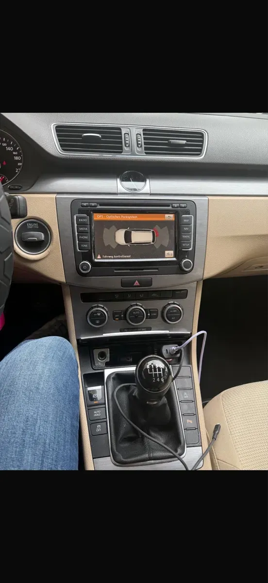 Volkswagen Passat 2013 photo 2