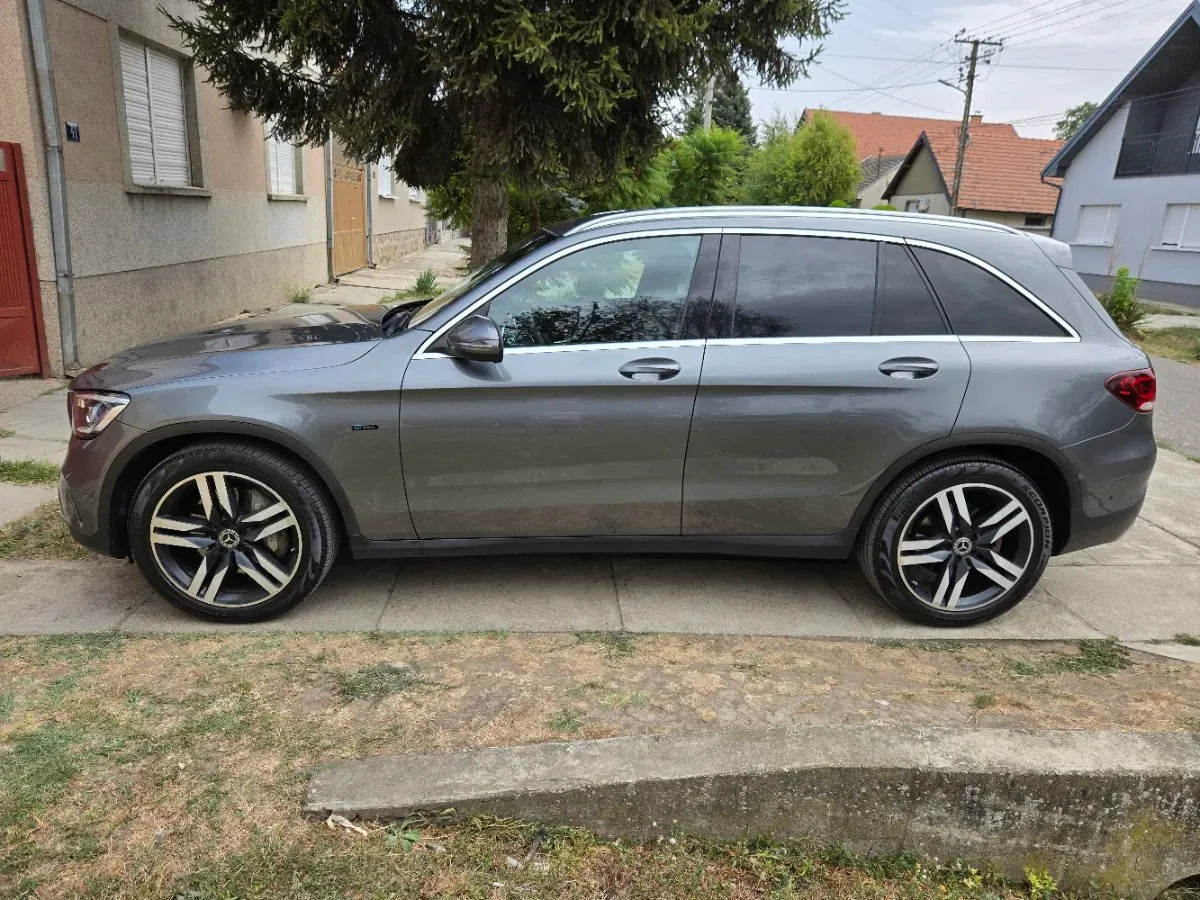 Mercedes-Benz Glc-Class 2020 photo 2