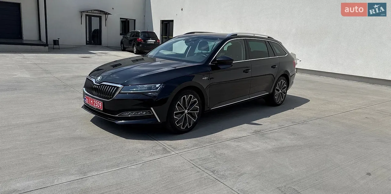 Skoda Superb 2022 photo 2