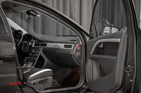 Volvo V70 2010 photo 5