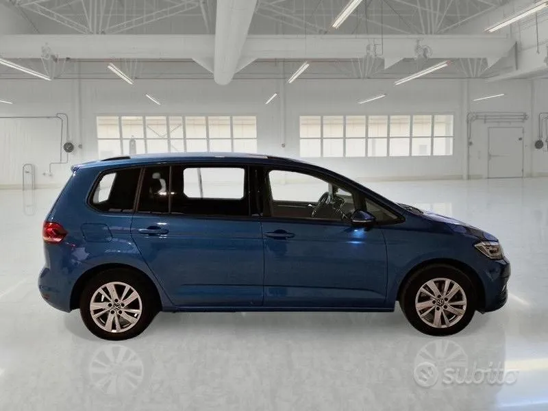Volkswagen Touran 2022 photo 3