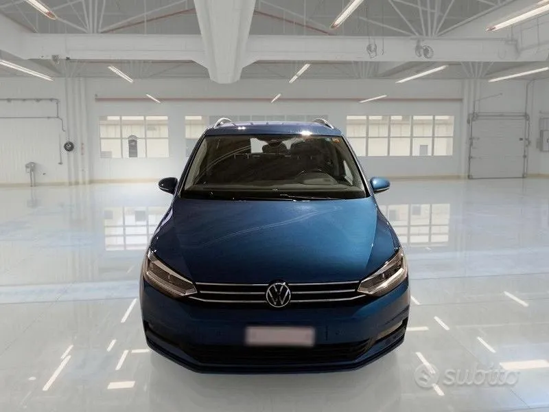 Volkswagen Touran 2022 photo 2