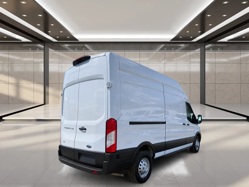 Ford Transit 2025 photo 4
