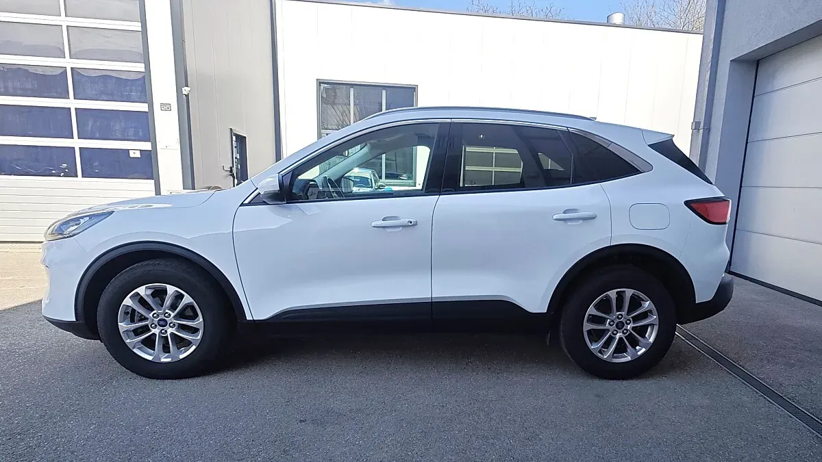 Ford Kuga 2022 photo 2