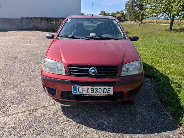 Fiat Punto 2004 photo 2