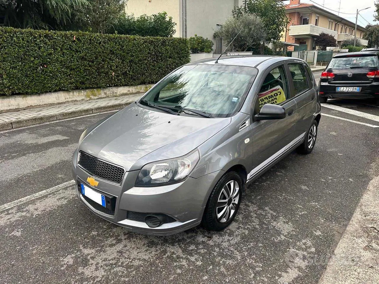 Chevrolet Aveo 2011 photo 3