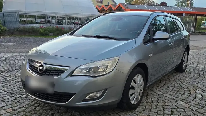 Opel Astra J