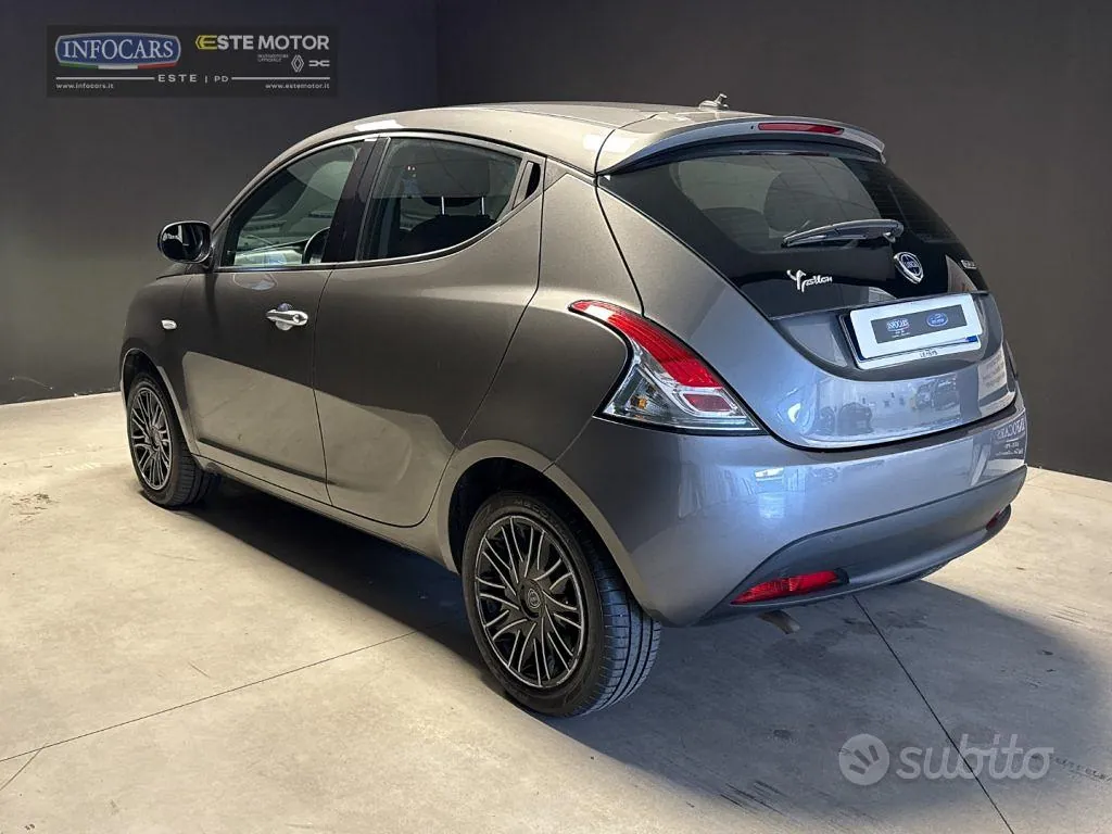 Lancia Ypsilon 2022 photo 2