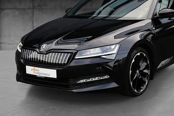 Skoda Superb 2021 photo 2