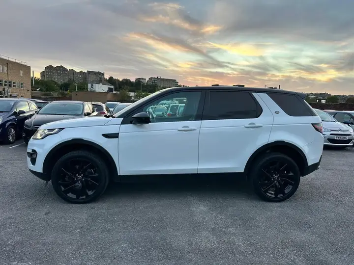 Land Rover Discovery Sport 2018 photo 4