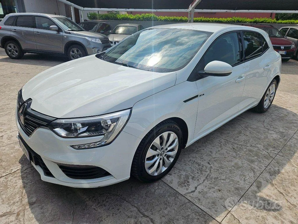 Renault Megane 2019 photo 2