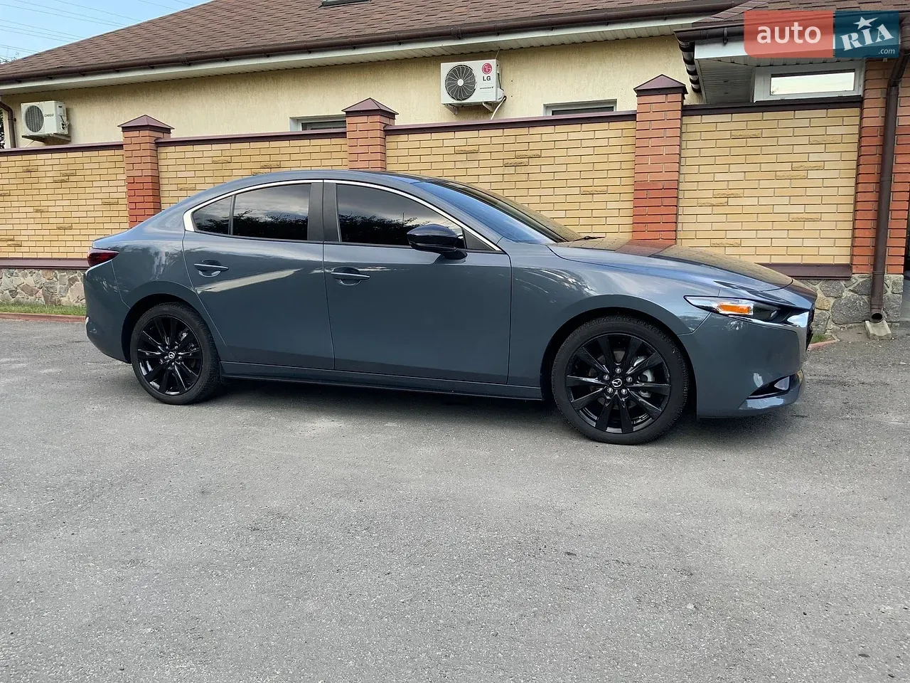 Mazda 3 2024 photo 2