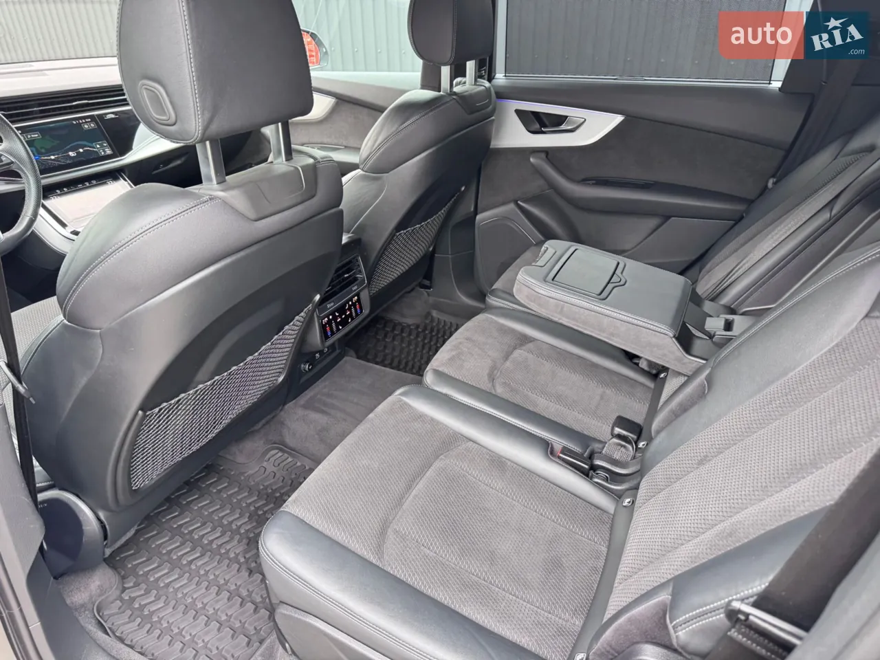 Audi Q7 2021 photo 2