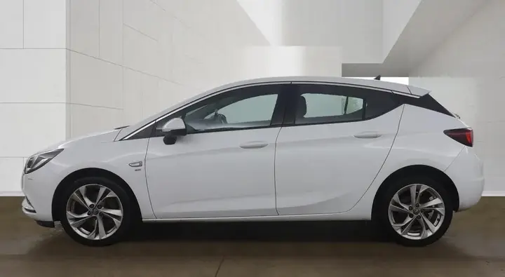 Vauxhall Astra 2018 photo 3