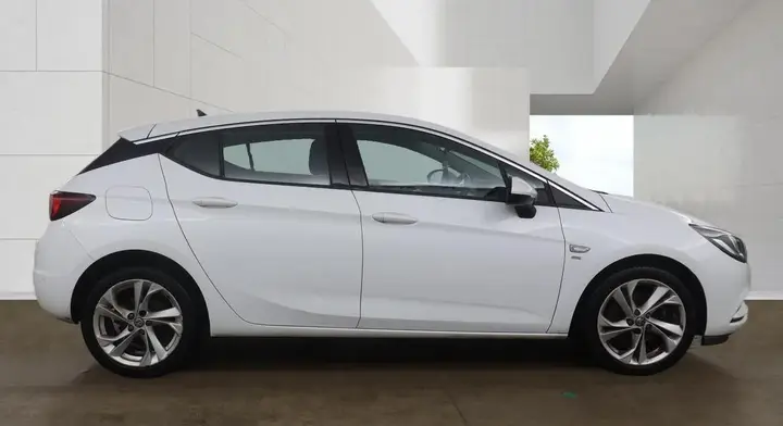 Vauxhall Astra 2018 photo 5