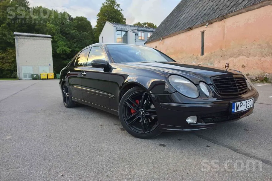 Mercedes-Benz E320 2005 photo 5