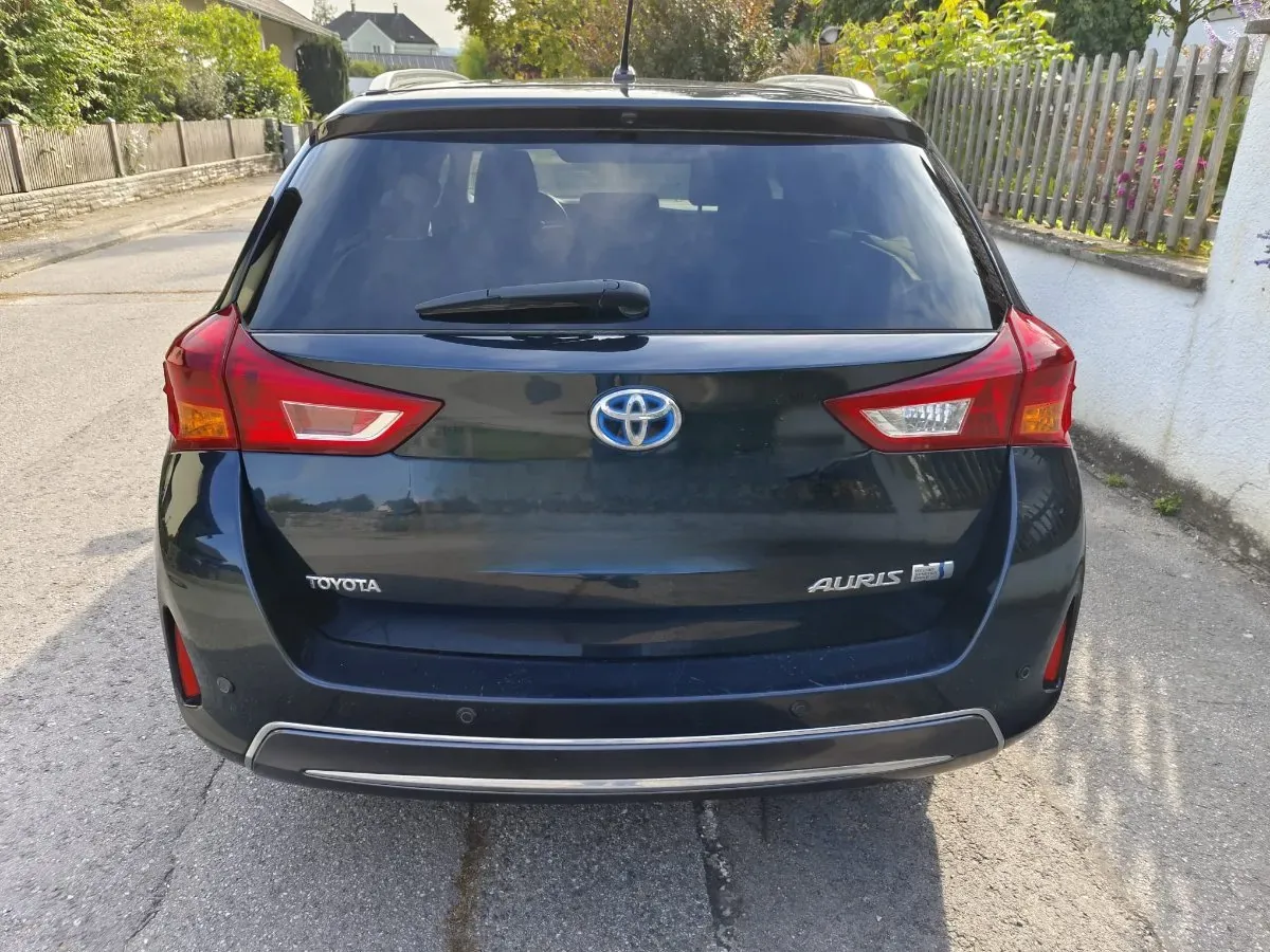 Toyota Auris 2013 photo 3