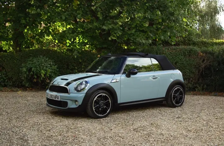 Mini Convertible 2013 photo 3