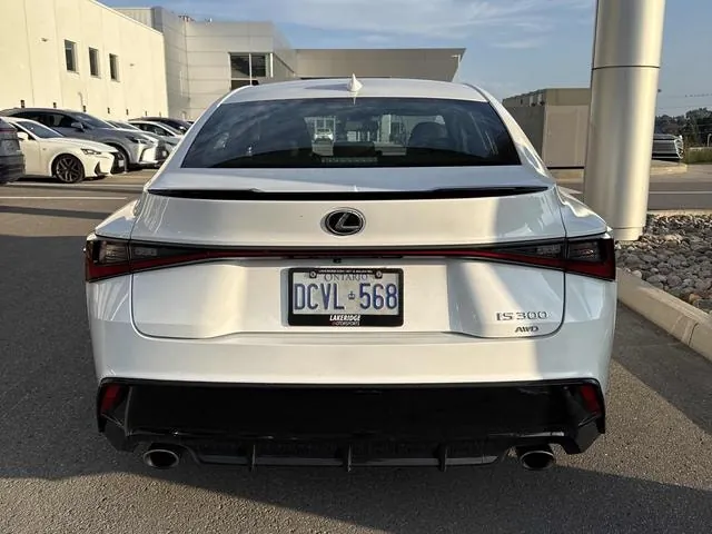 Lexus Is 300 2024 photo 2