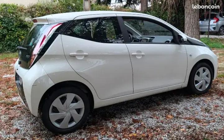 Toyota Aygo 2016 photo 2