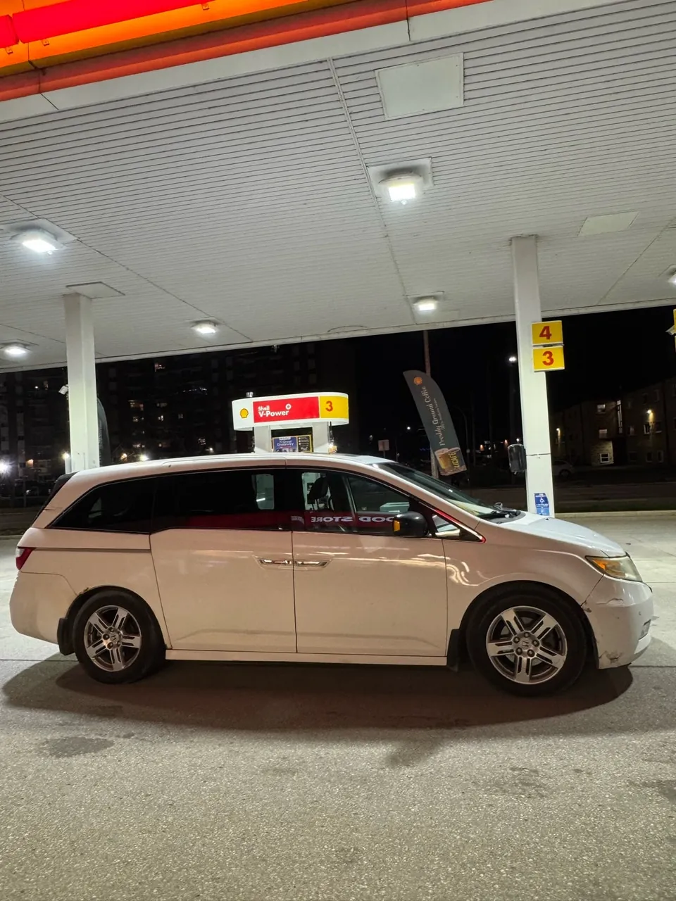 Honda Odyssey 2011 photo 2