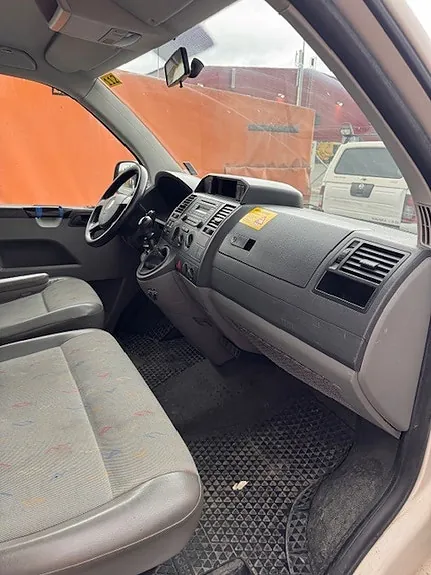 Volkswagen Transporter 2009 photo 5