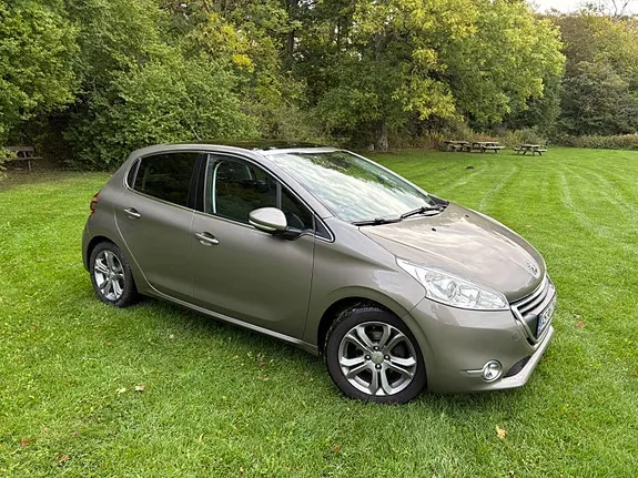 Peugeot 208 2014 photo 5