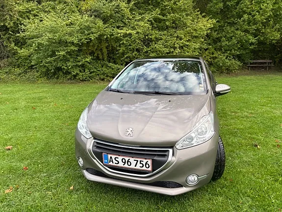 Peugeot 208 2014 photo 4