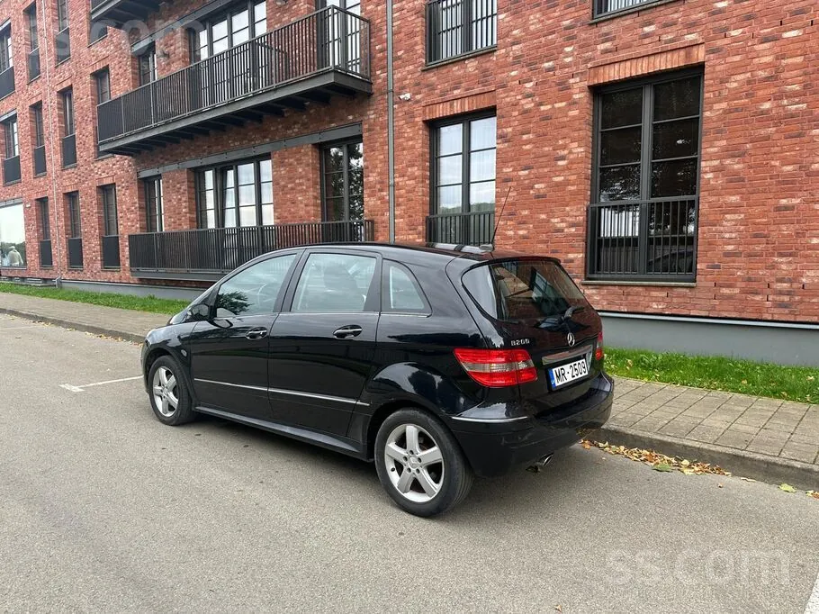 Mercedes-Benz B220 2006 photo 3