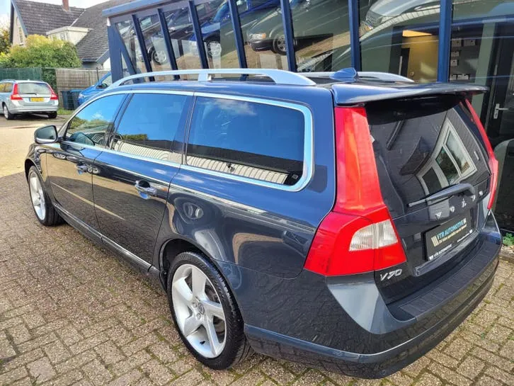 Volvo V70 2009 photo 2