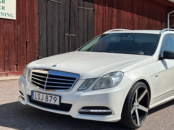 Mercedes-Benz E220 2011 photo 2