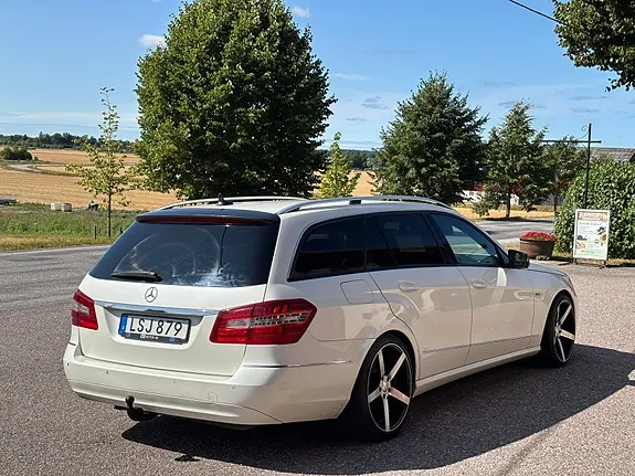 Mercedes-Benz E220 2011 photo 4