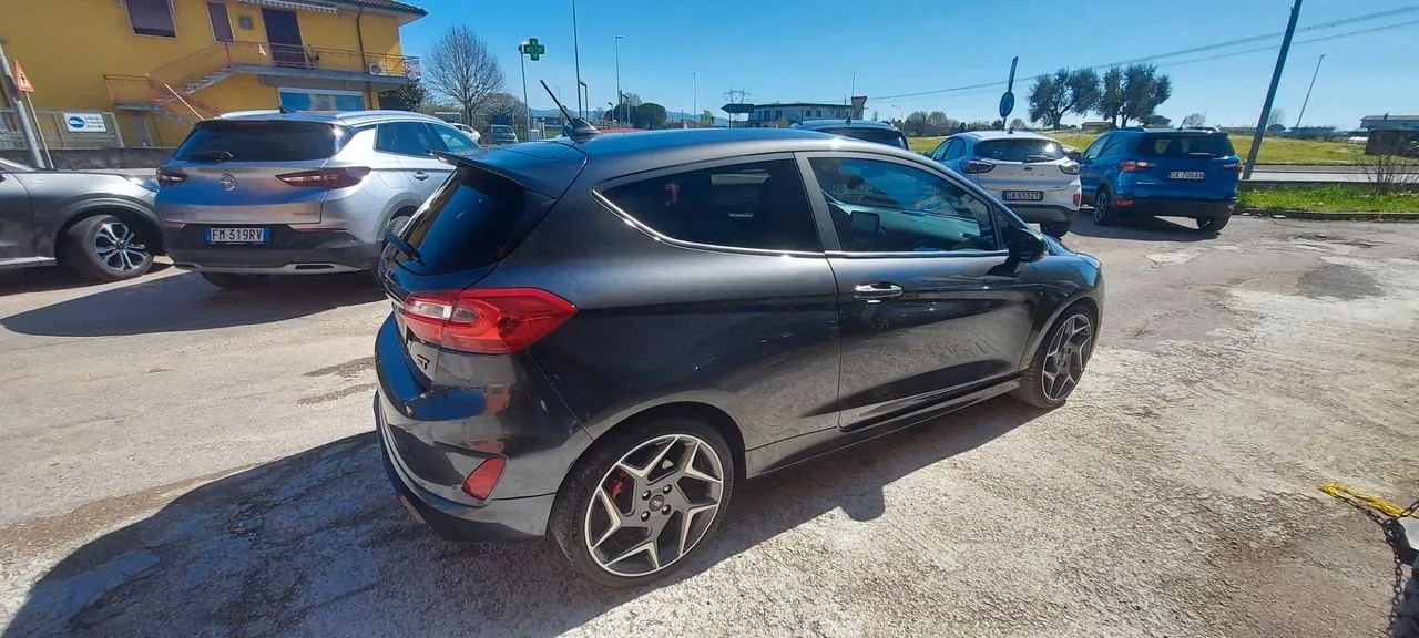Ford Fiesta 2021 photo 2